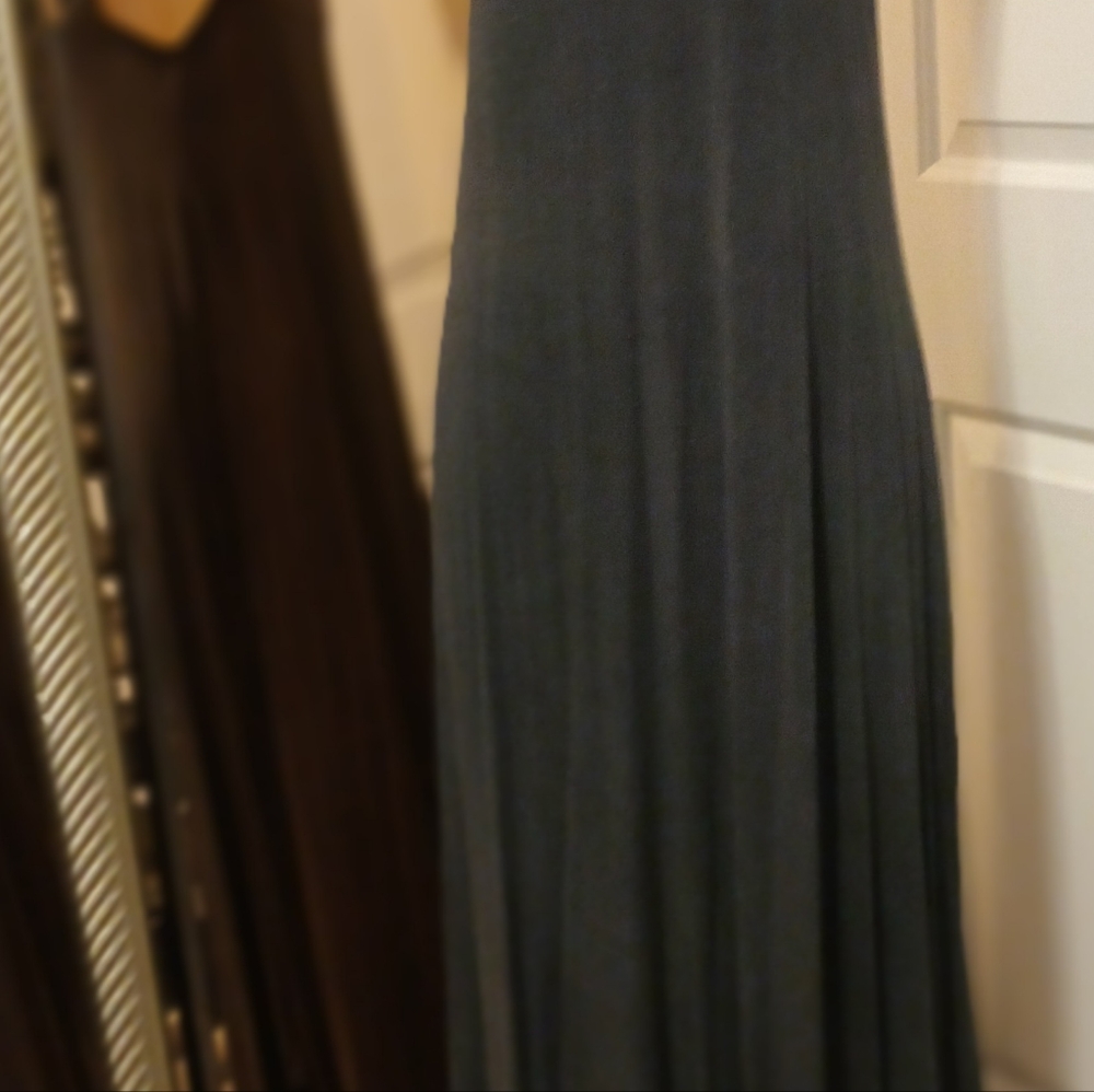 Dress - Picture 3 of 7